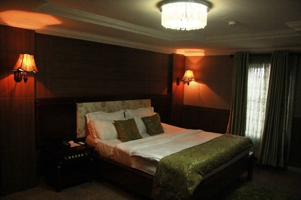 Definite Destiny Hotel Lagos Esterno foto